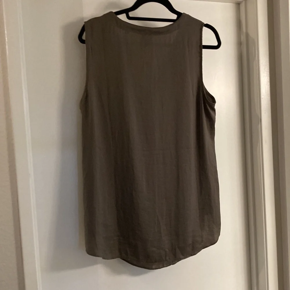 Beautiful Cabi Olive blouse - Picture 7 of 9